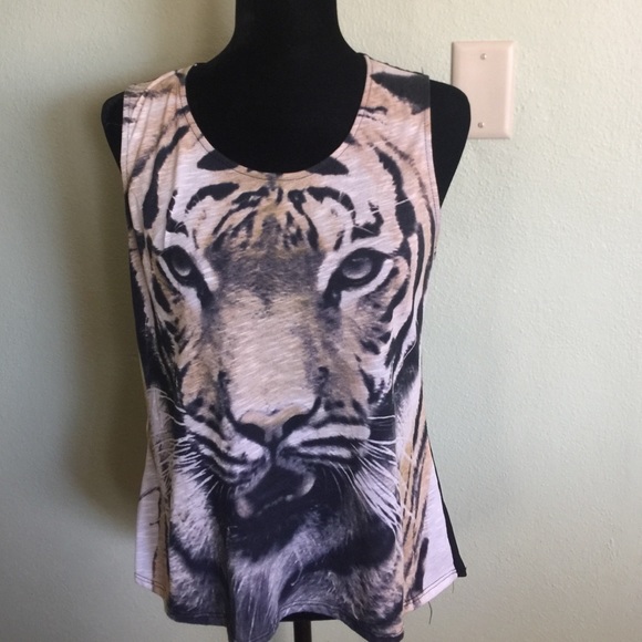 Cute Tiger face tank top!!! Hi-low! Size Medium