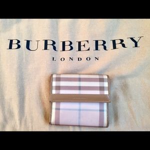 Burberry Wallet. Authentic