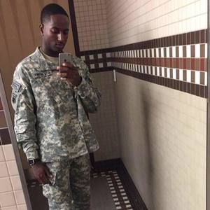 Meet your Posher, Ellis