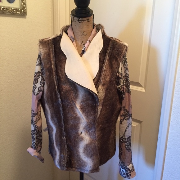 Coldwater Creek luxurious faux fur and suede vest. - Picture 2 of 4