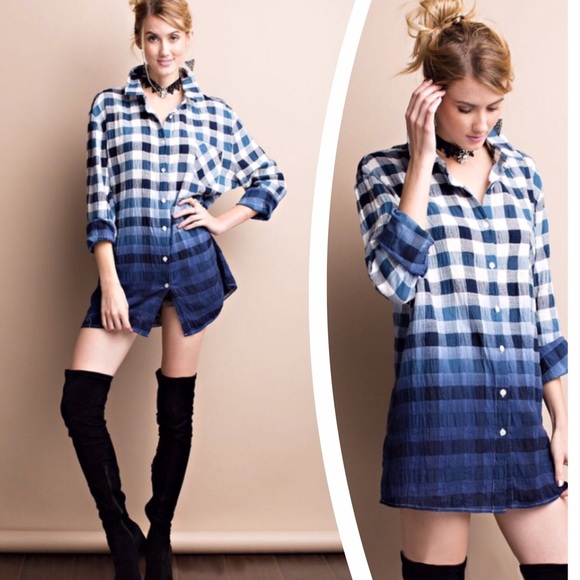 T.La Tops - CRINKLE OMBRÉ PLAID BUTTON DOWN