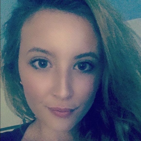 Meet your Posher, Victoria