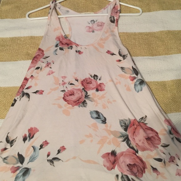 🌸Flowy floral tank top
