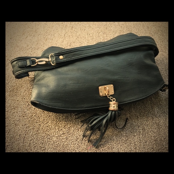 Aldo conversion shoulder slouch bag.