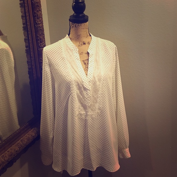 White polka dotted Top