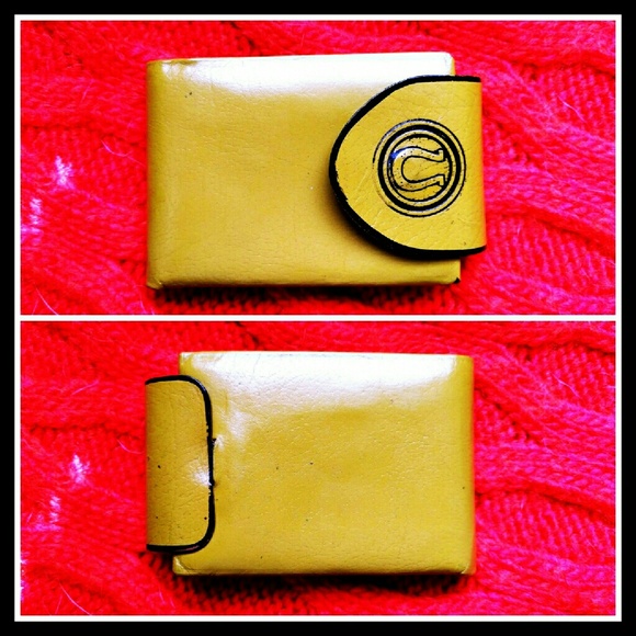 Vintage Handbags - Vintage Crest Craft Leather Bifold Wallet