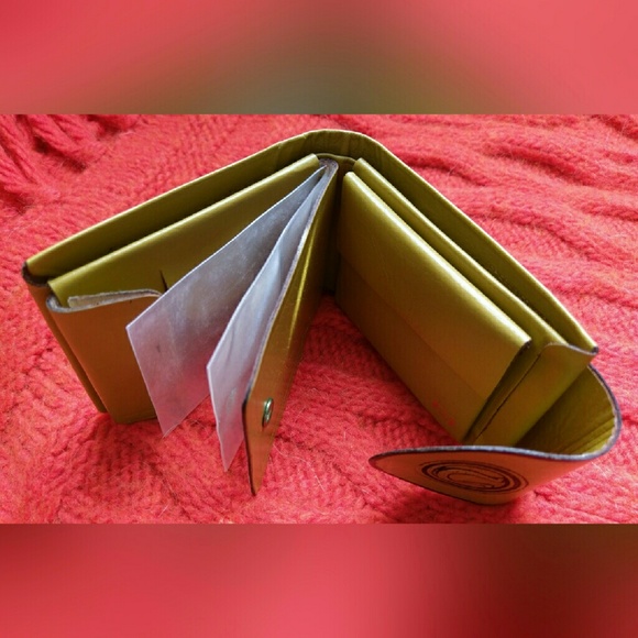 Vintage Crest Craft Leather Bifold Wallet - Picture 3 of 4