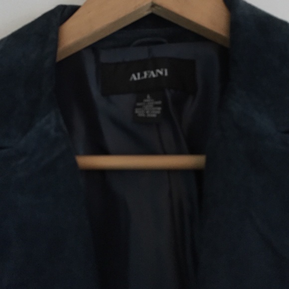 Leather jacket - Picture 2 of 3