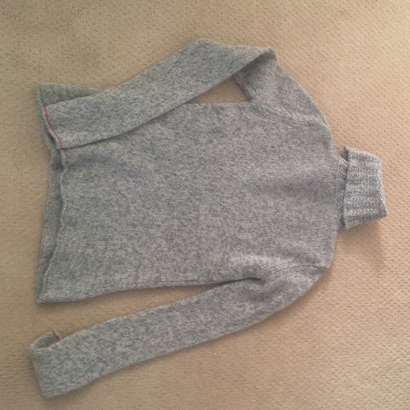 Gap wool cowlneck, size medium - Picture 4 of 4