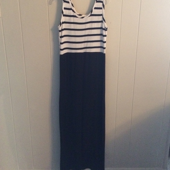 Black and maxi dress w/ stripes - Picture 2 of 3