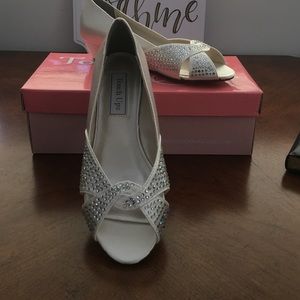 Shoe