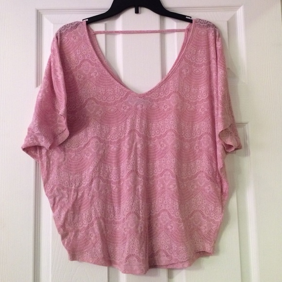 Maurice's patterned, butterfly-like sleeves - Picture 1 of 2