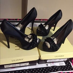 New black Mary Jane Liliana heels