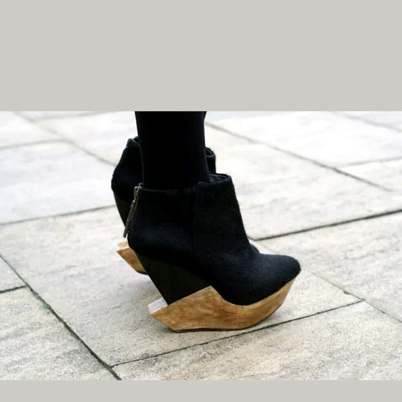 FINSK BOOTIES PONY WOOD WEDGES PLATFORM SIZE 6 - Picture 2 of 4