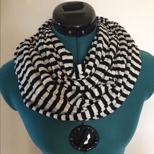 Striped circle scarf