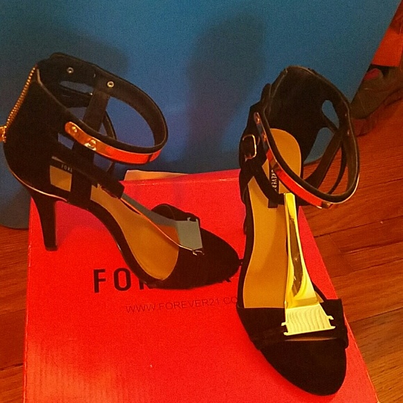Womens sandals