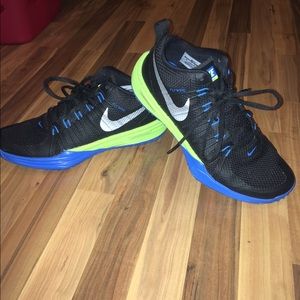 Nike Lunarlon TR1 shoes