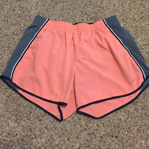 Nike shorts - Picture 1 of 2