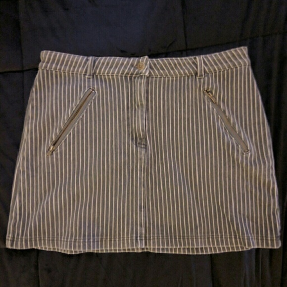 Sourpuss skirt w/ pockets!
