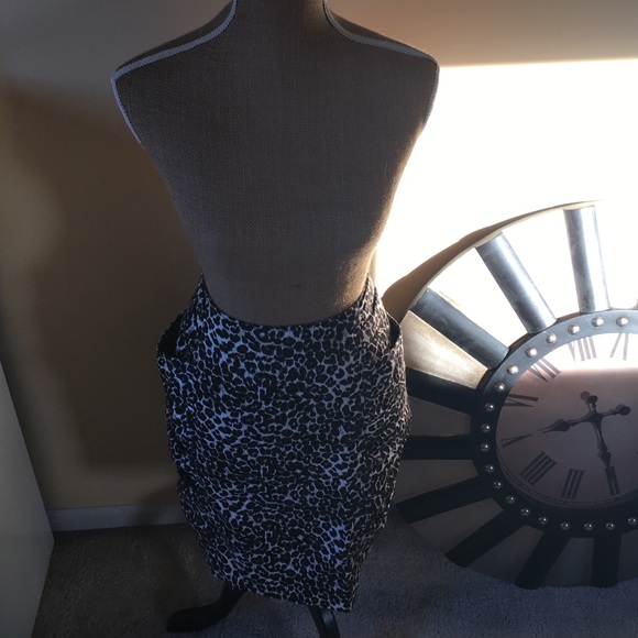 Forever 21 Leopard pencil skirt