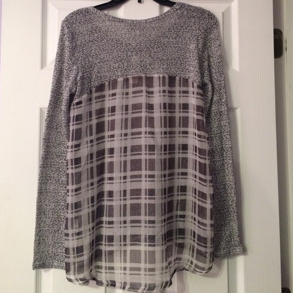 Charming Charlie long sleeve sweater - Picture 2 of 2