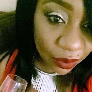 Meet your Posher, Shelia