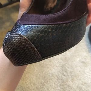 Carlos Santana Plum velvet, metal toe heels