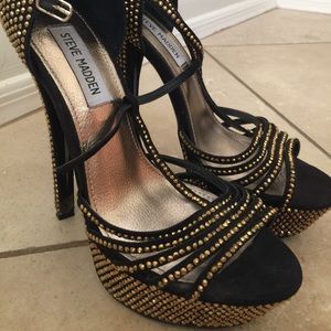 Super sexy stiletto pumps