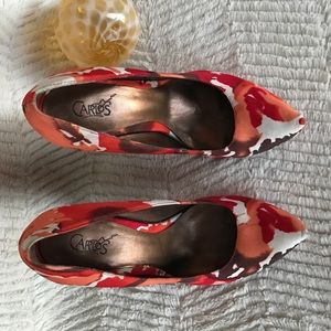 ⚡️SALE⚡️Carlos by Carlos Santana Patterned Pumps