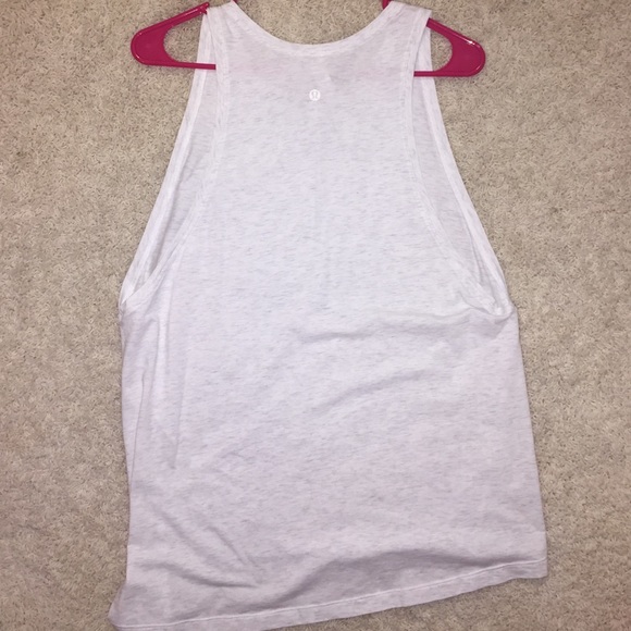 Lululemon loose tank!!!😍 - Picture 3 of 4