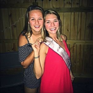 Meet your Posher, Brooke