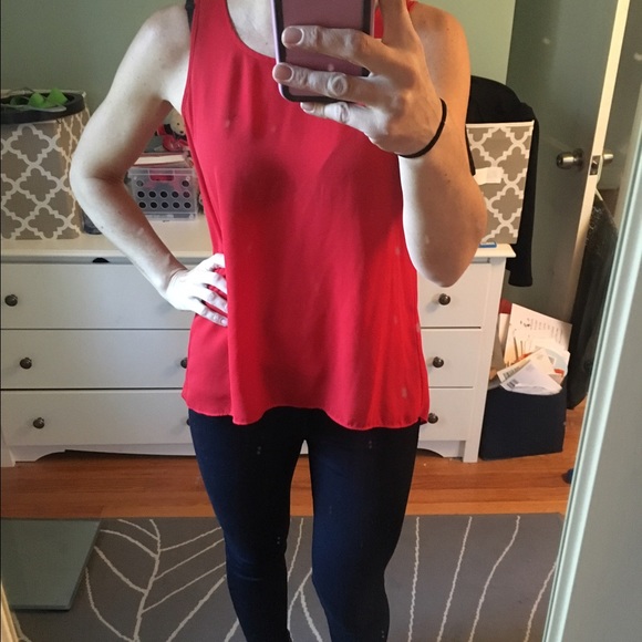 FLASH SALE!! 🍀Red Split Back Tank - Picture 2 of 2