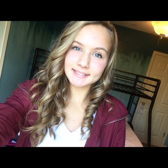 Meet your Posher, Kendra - Picture 1 of 1