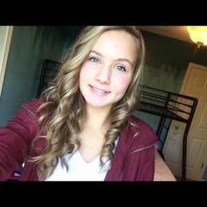 Meet your Posher, Kendra