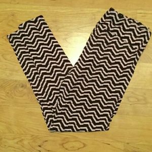 Lularoe OS leggings (pink and brown chevron)