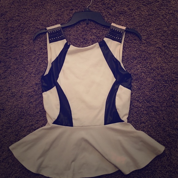 Bebe crop top