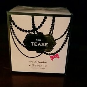 Noir Tease perfume