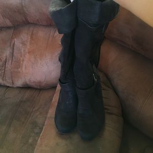 Suede wedge boots