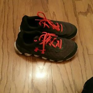 4.5 under armour shoes