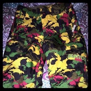 Boys small 7/8 Burton snowpants