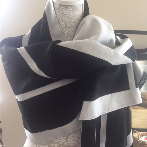 Beautiful Soft and Warm Shawl/Wrap Blanket Scarve
