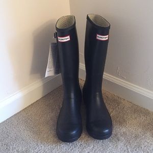 Black matte Hunter rain boots