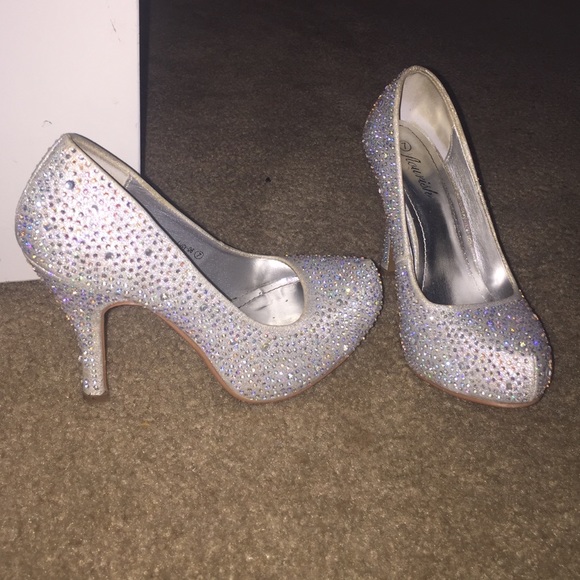 Pumps/Heels