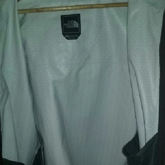 Brand new 2XL Northface jacket - Picture 3 of 4