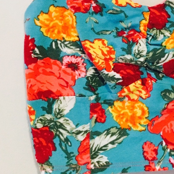 Crop too tank floral - Picture 4 of 4