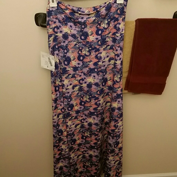 LuLaRoe Dresses & Skirts - Lularoe Maxi skirt NWT