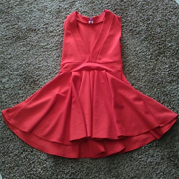 Dresses & Skirts - *HOST PICK* V Neck Red Skater Dress