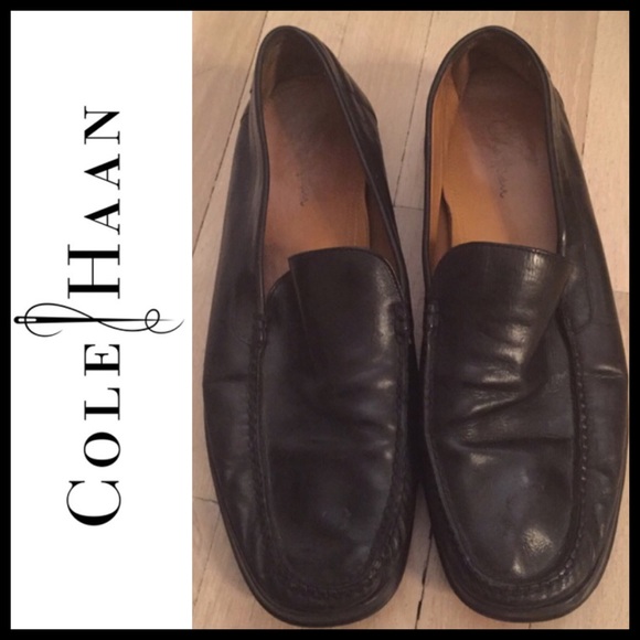 Cole Haan black leather loafer size 12.