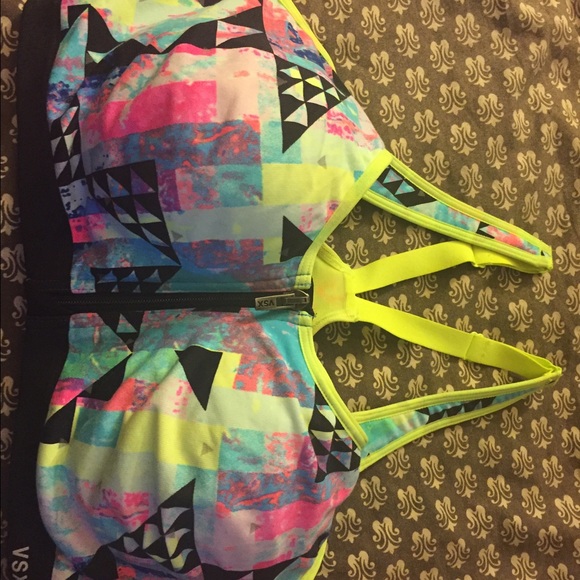 36D VS sports bra!