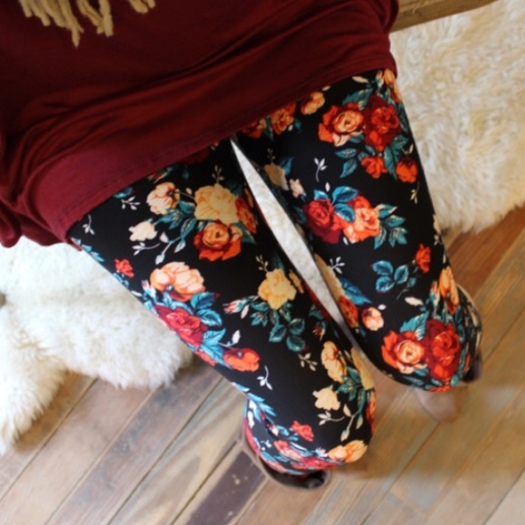 Boutique Pants - 🌹LAST PAIR🌹Beauty & the Beast RosePrint Leggings